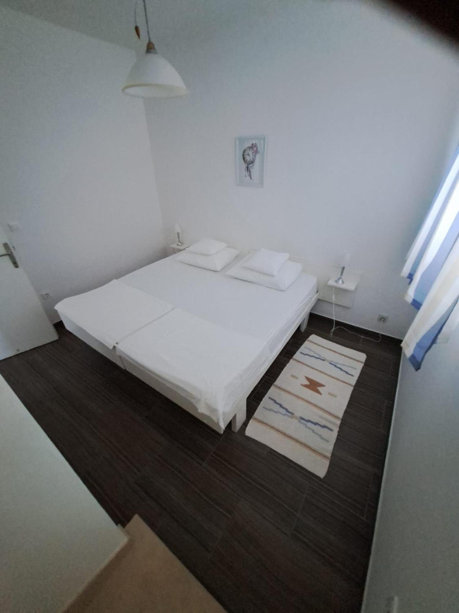 Apartmani Dusica 鲁巴达 外观 照片